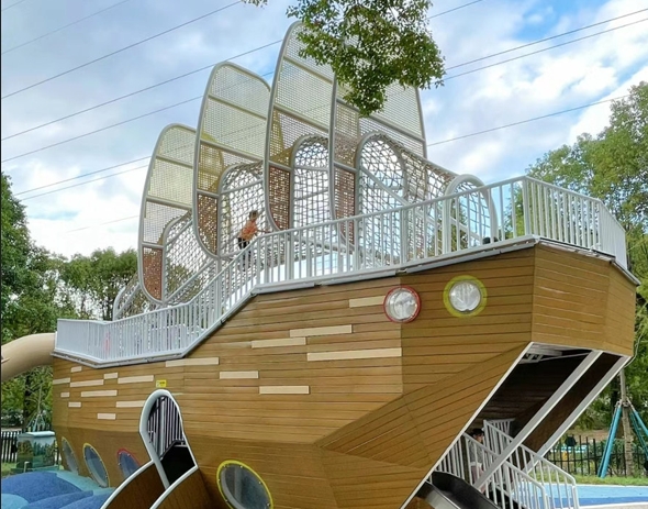 木質海盜船不銹鋼滑梯非